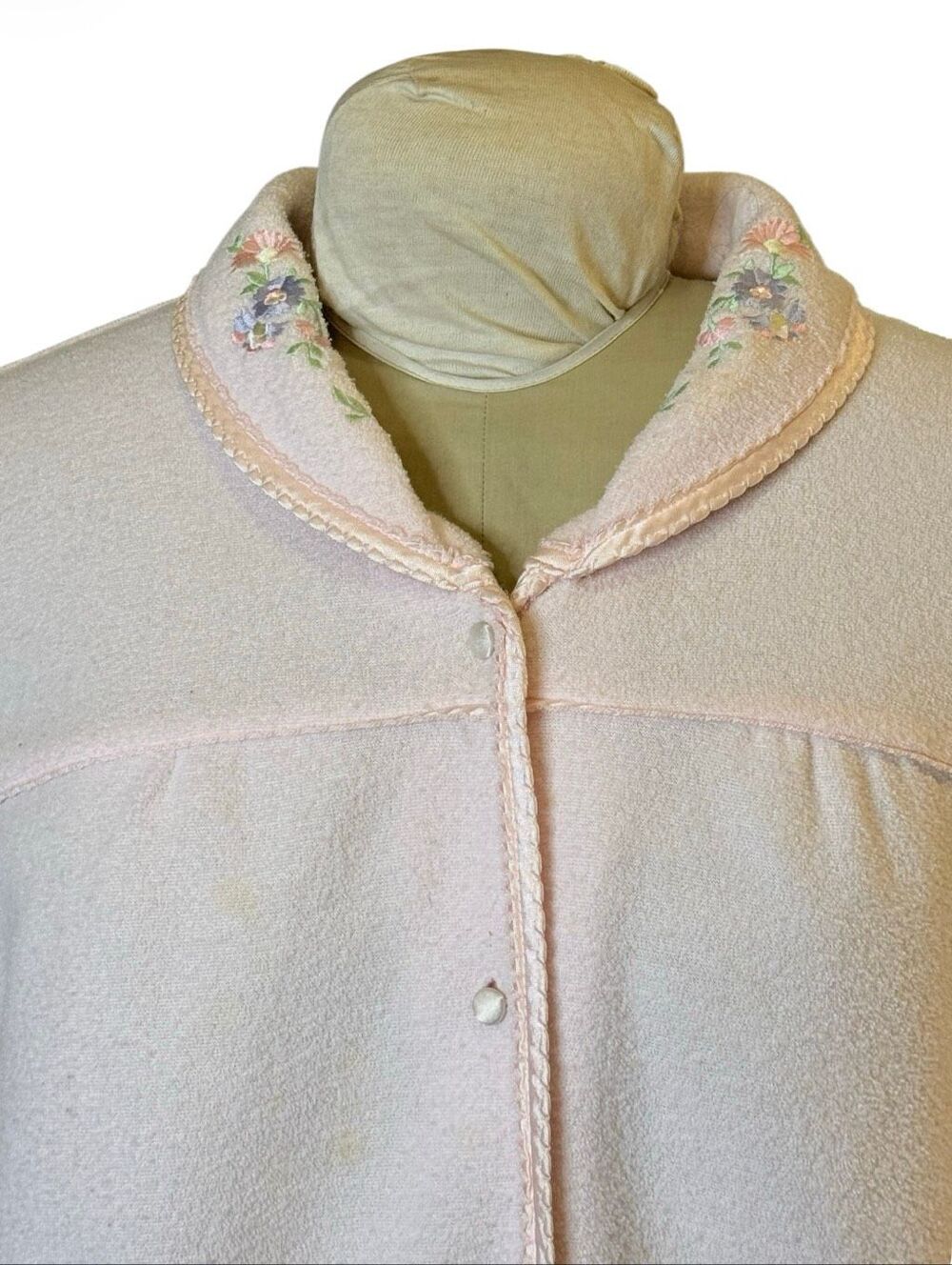 Intimate Essentials Soft Fleece Button Front Pink Bed Jacket Large Embroidered C - Picture 9 of 13